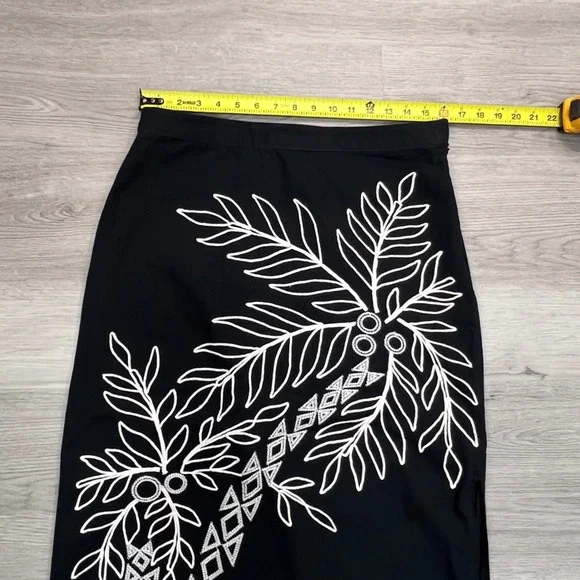 Maeve Anthropologie Black White Leaf Embroidered Pencil Skirt Size 12 NWT - Picture 7 of 10